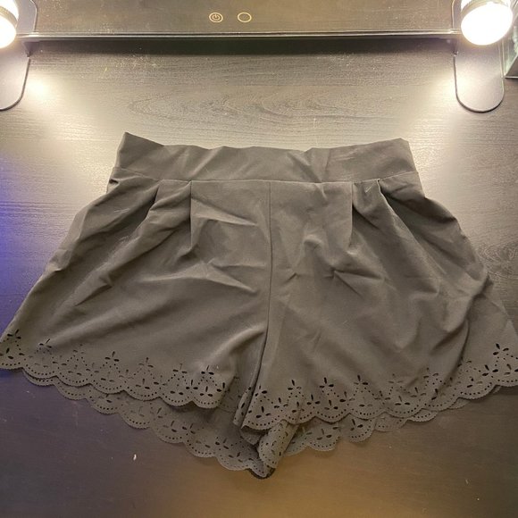 Charlotte Russe Pants - flowy black shorts